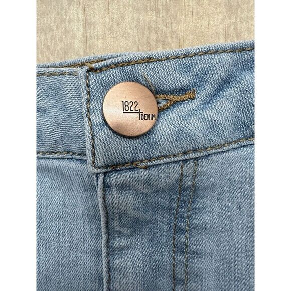 1822 Denim Jean Skirt Knee Length Sz 8 Distressed Light Wash - Picture 3 of 7